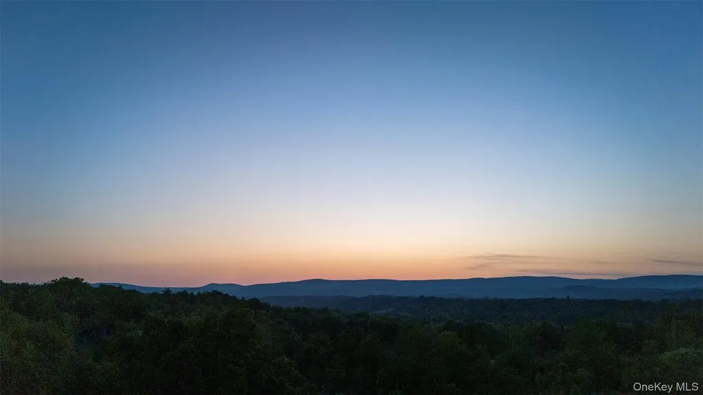 83 Sages Loop Kerhonkson NY 12446