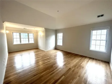 25 Allegra Court White Plains NY 10603