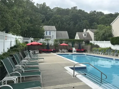 25 Allegra Court White Plains NY 10603