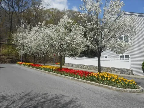 25 Allegra Court White Plains NY 10603