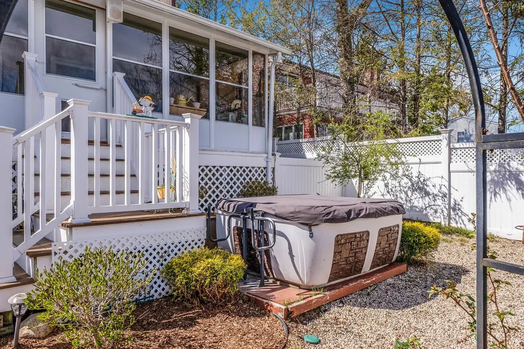 165 Lakeside Trail Ridge NY 11961