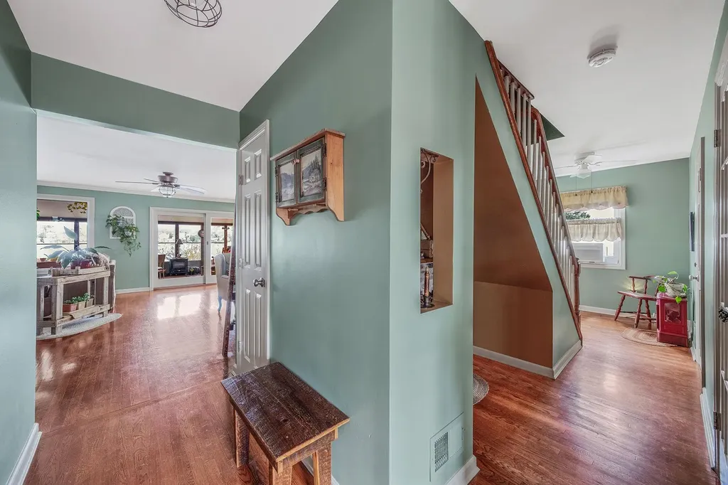 165 Lakeside Trail Ridge NY 11961