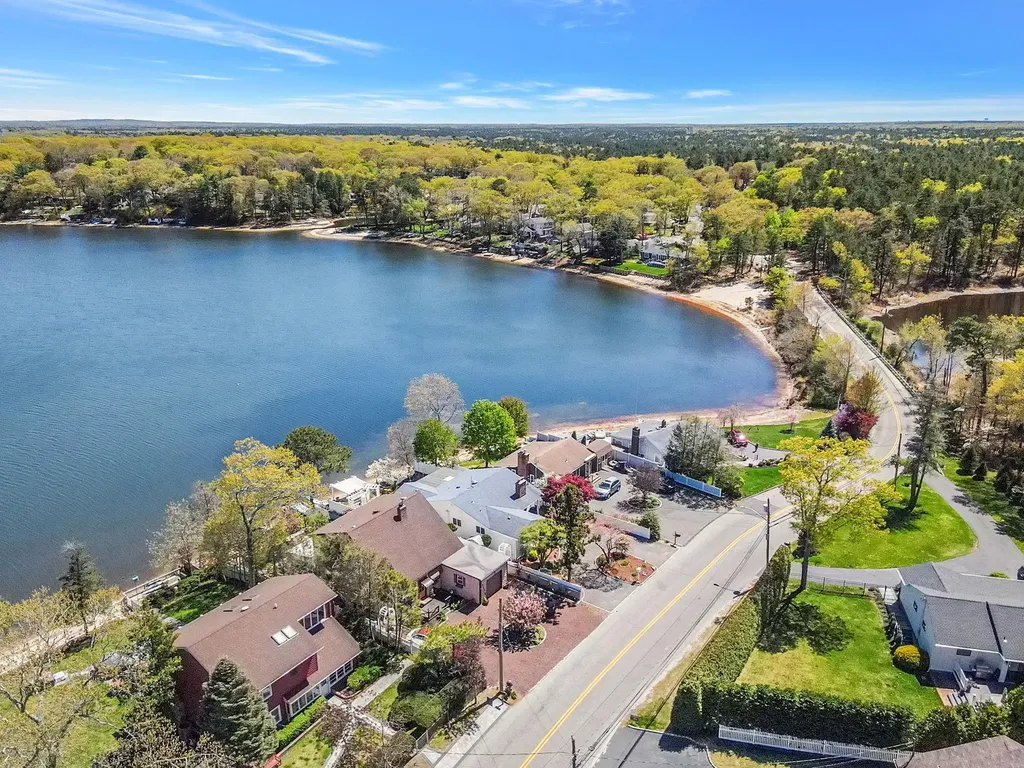 165 Lakeside Trail Ridge NY 11961