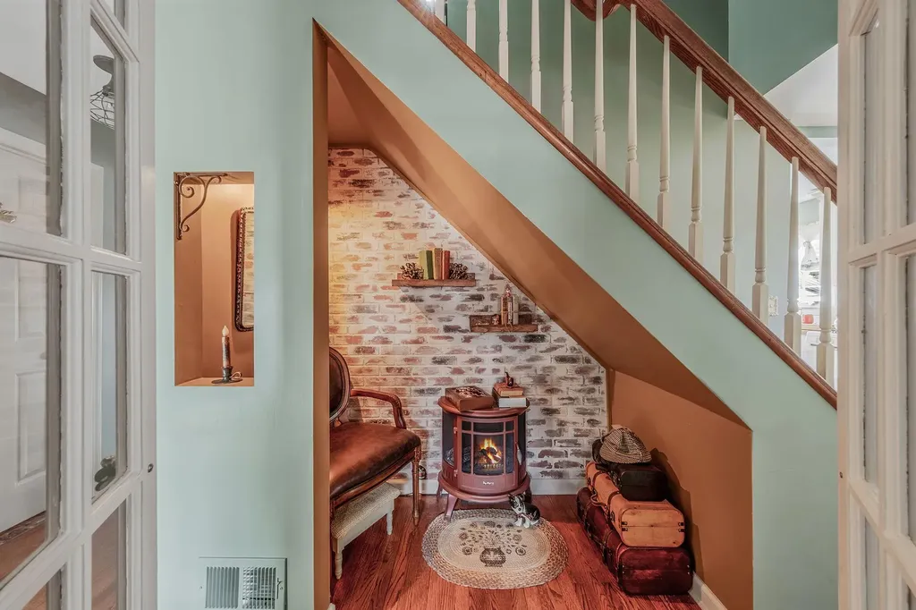 165 Lakeside Trail Ridge NY 11961