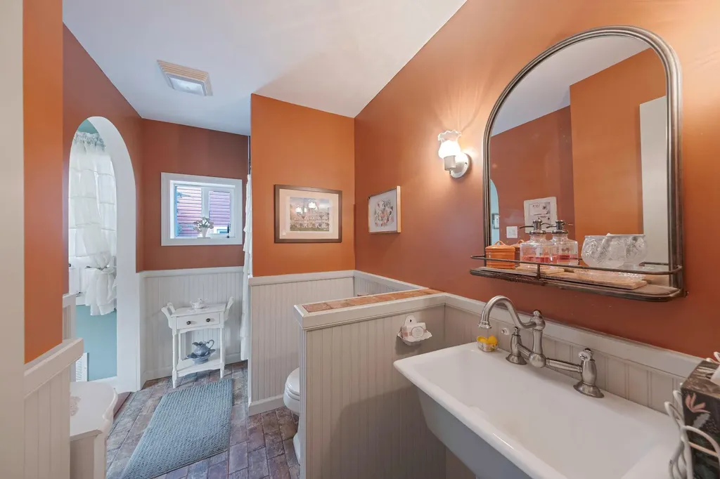 165 Lakeside Trail Ridge NY 11961