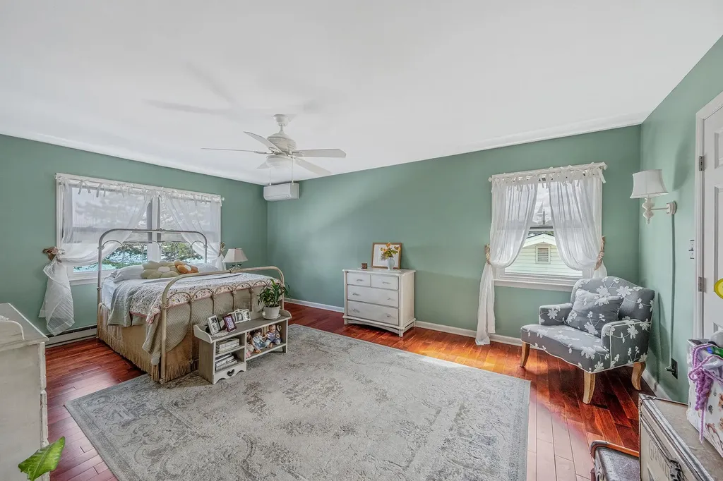 165 Lakeside Trail Ridge NY 11961