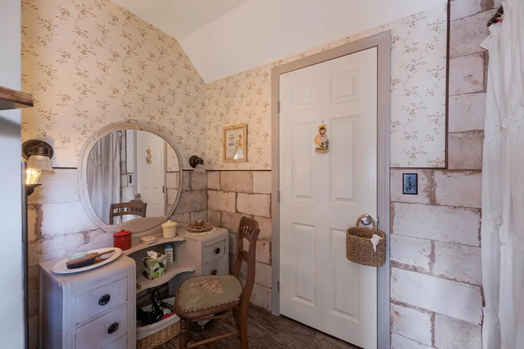 165 Lakeside Trail Ridge NY 11961