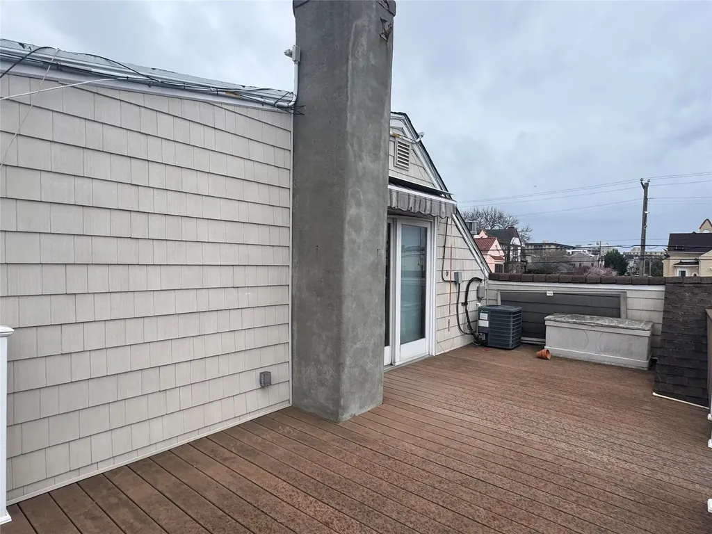 817 E Walnut Street Long Beach NY 11561