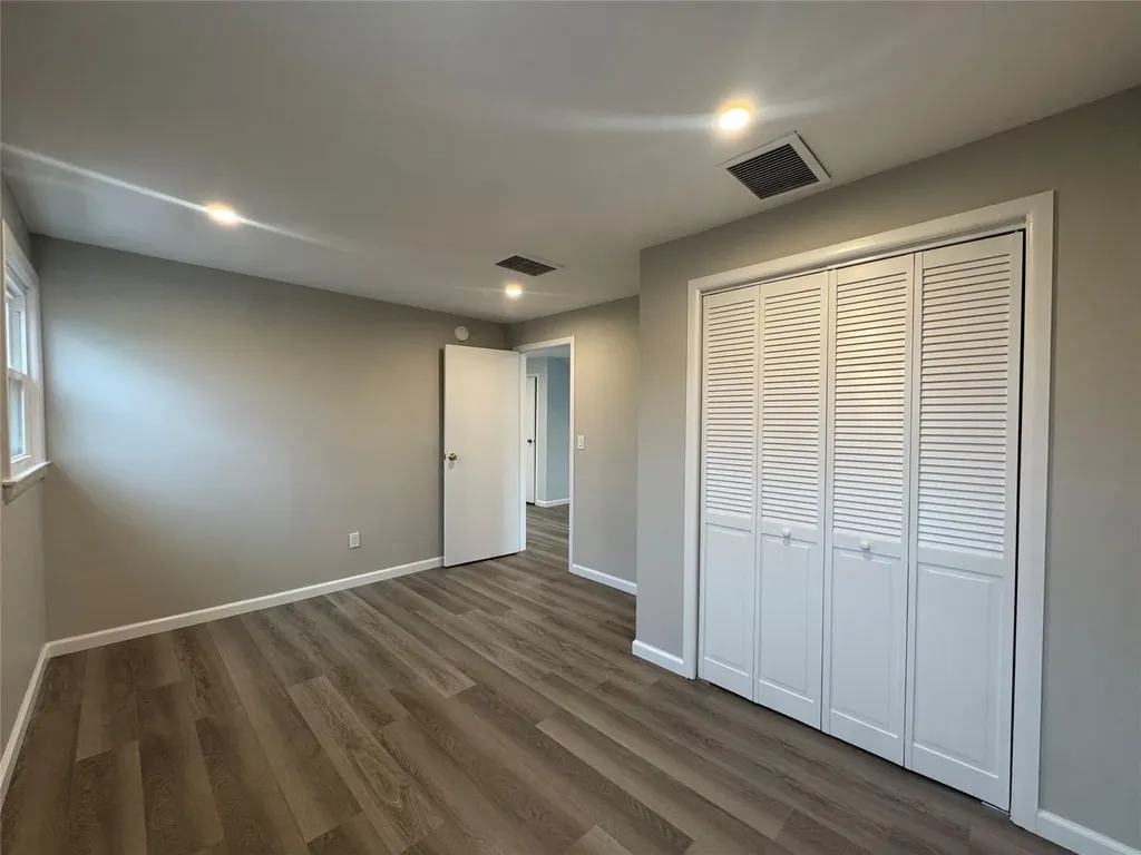 817 E Walnut Street Long Beach NY 11561