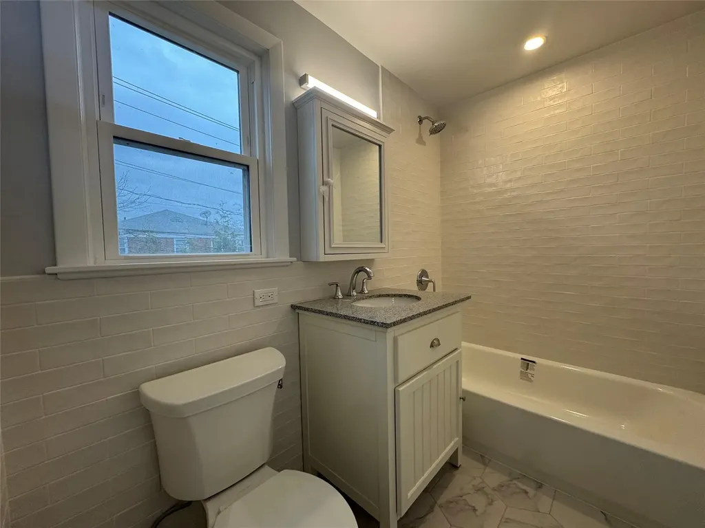817 E Walnut Street Long Beach NY 11561
