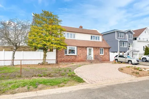 39 Mitchell Avenue Babylon NY 11702