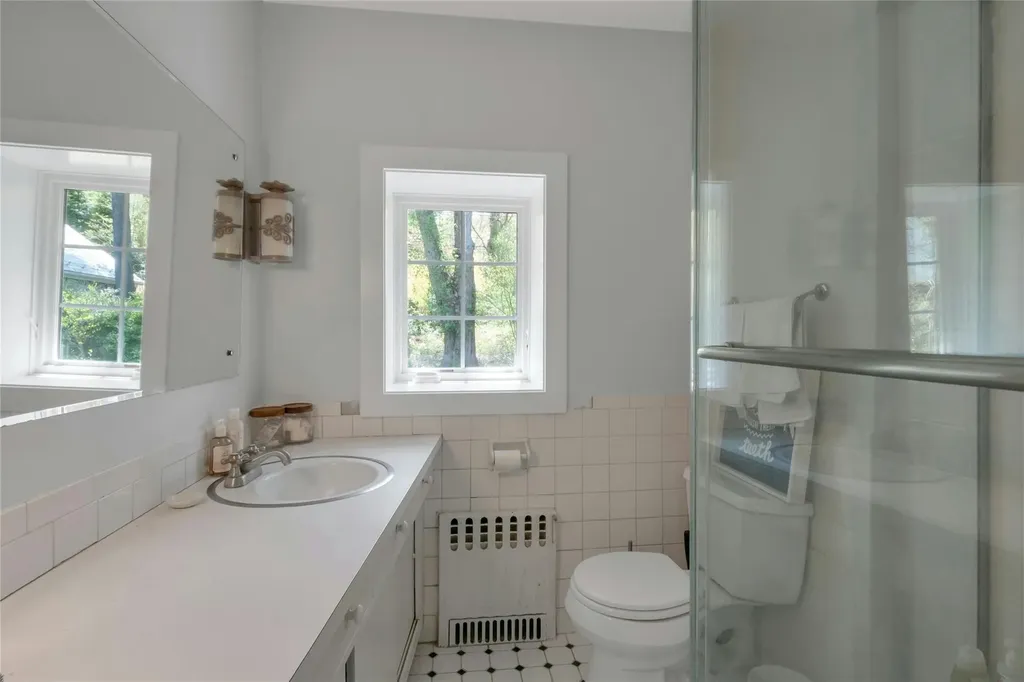 68 Spruce Lane S Chappaqua NY 10514