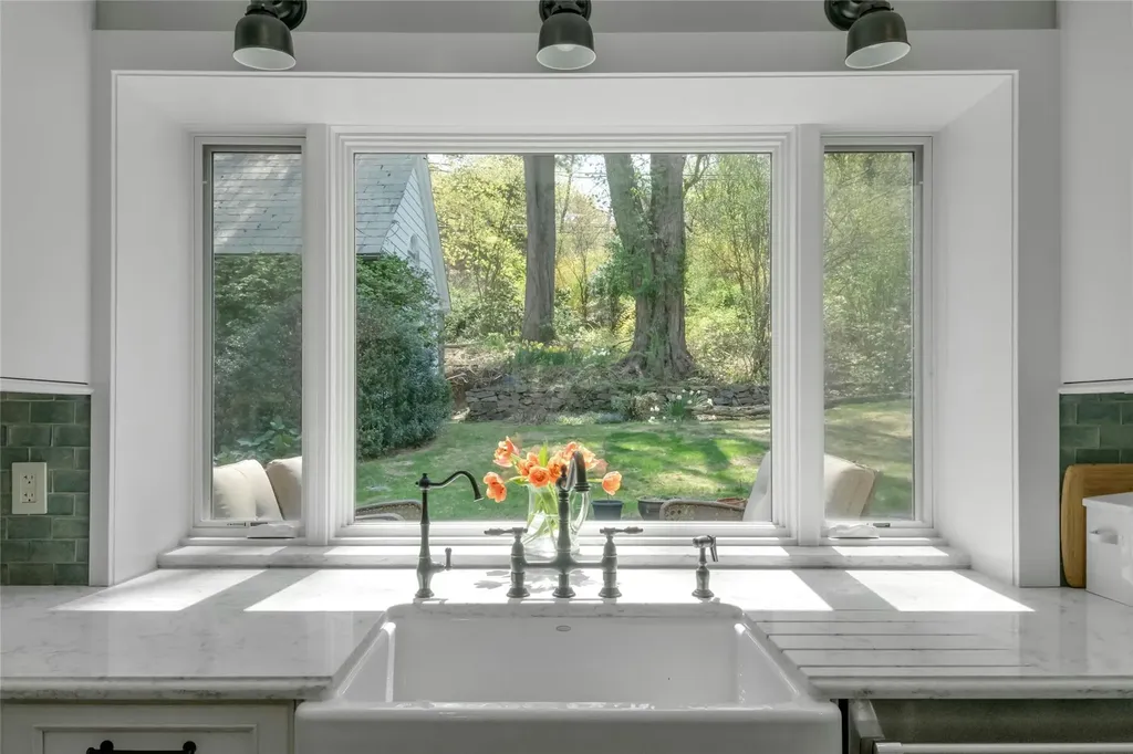 68 Spruce Lane S Chappaqua NY 10514