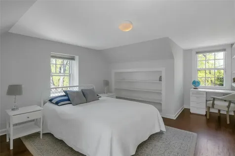 68 Spruce Lane S Chappaqua NY 10514