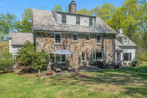 68 Spruce Lane S Chappaqua NY 10514