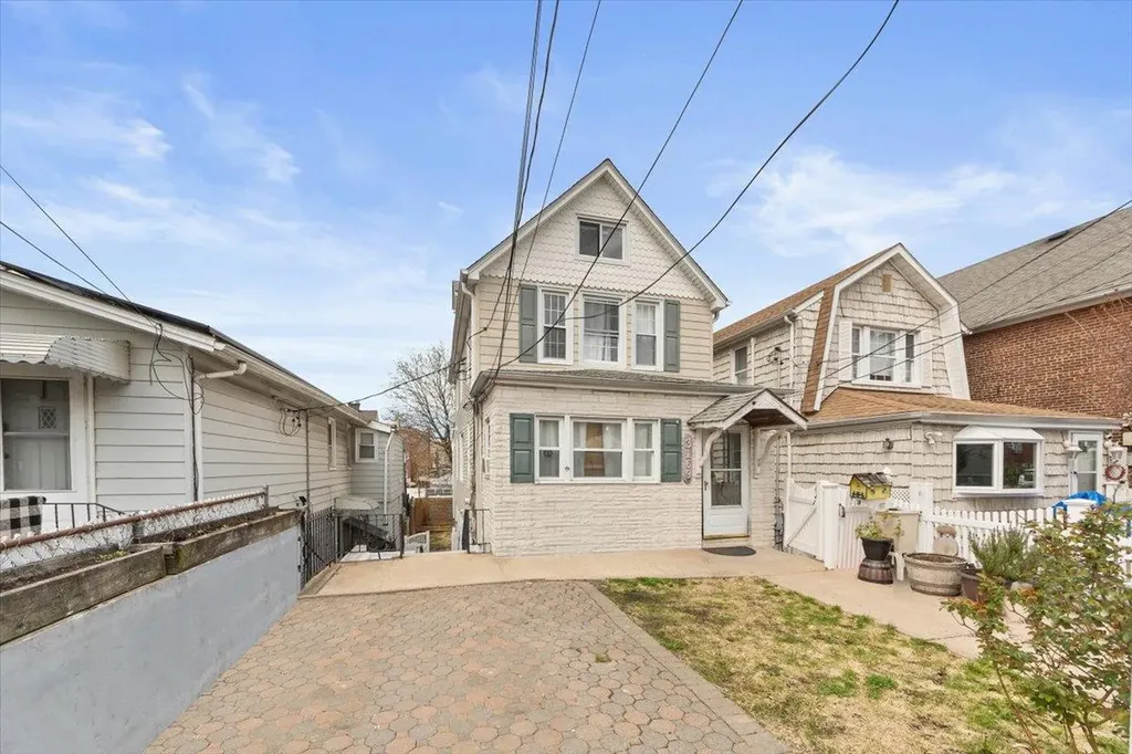 3169 Fairmount Avenue Bronx NY 10465