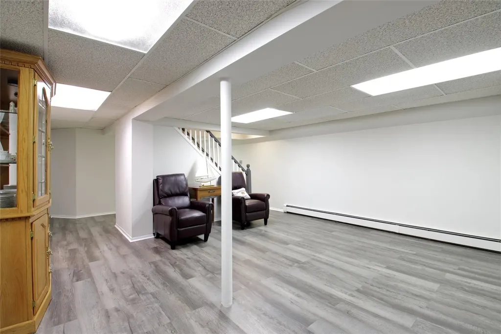 215 White Avenue New Hyde Park NY 11040