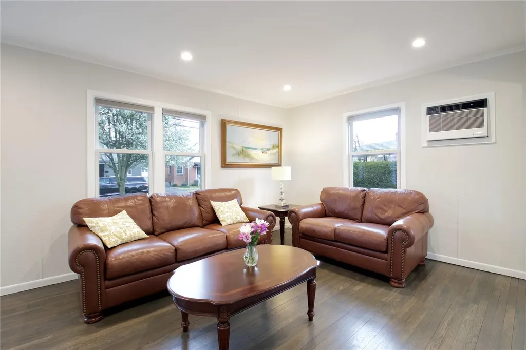 215 White Avenue New Hyde Park NY 11040