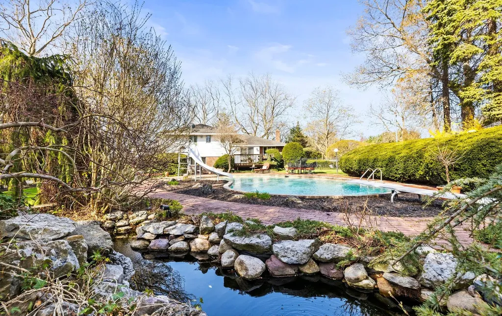39 Maridon Lane Commack NY 11725