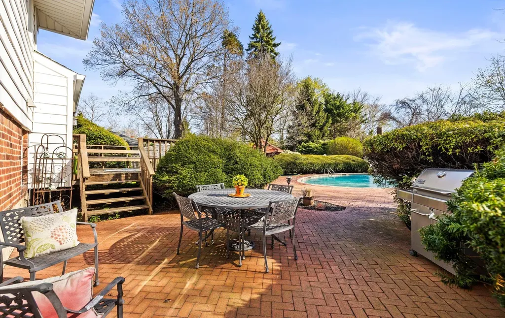 39 Maridon Lane Commack NY 11725
