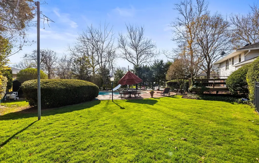39 Maridon Lane Commack NY 11725