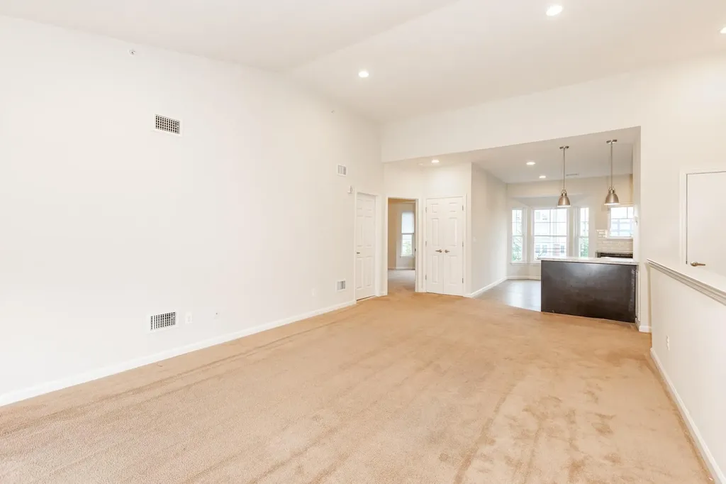 2 Grace Lane Lindenhurst NY 11757