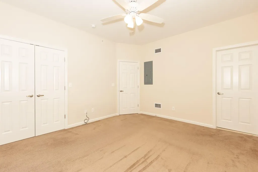 2 Grace Lane Lindenhurst NY 11757