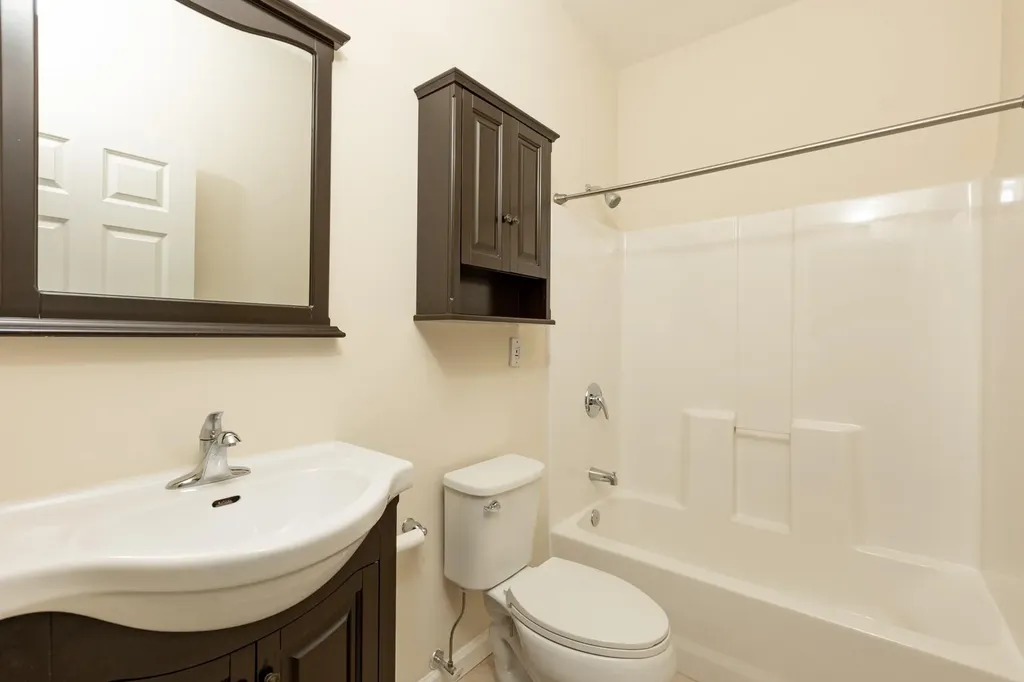 2 Grace Lane Lindenhurst NY 11757