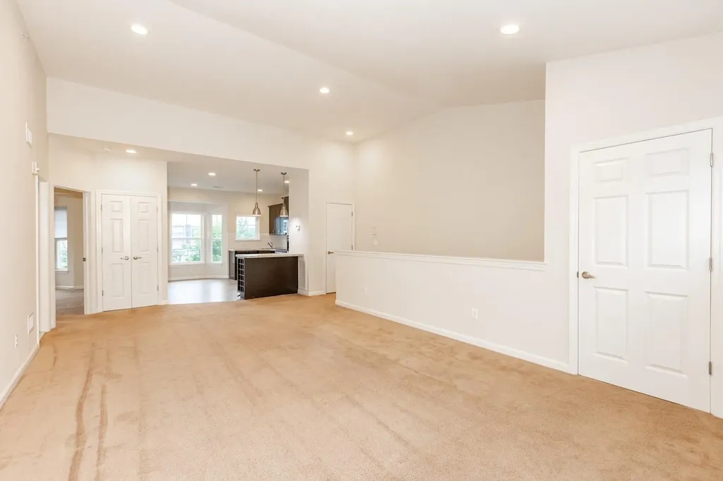 2 Grace Lane Lindenhurst NY 11757