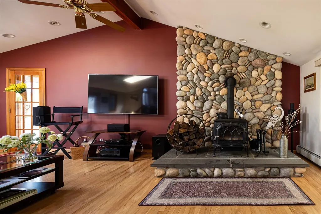 363 Hewlett Avenue East Patchogue NY 11772