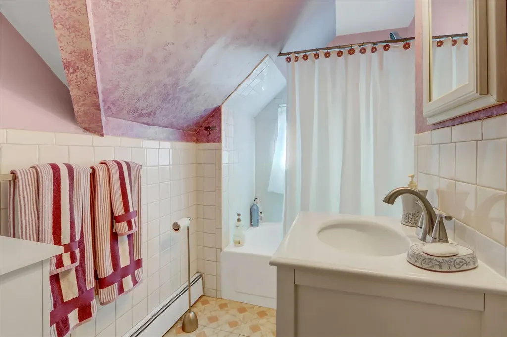 47 Elves Lane Levittown NY 11756