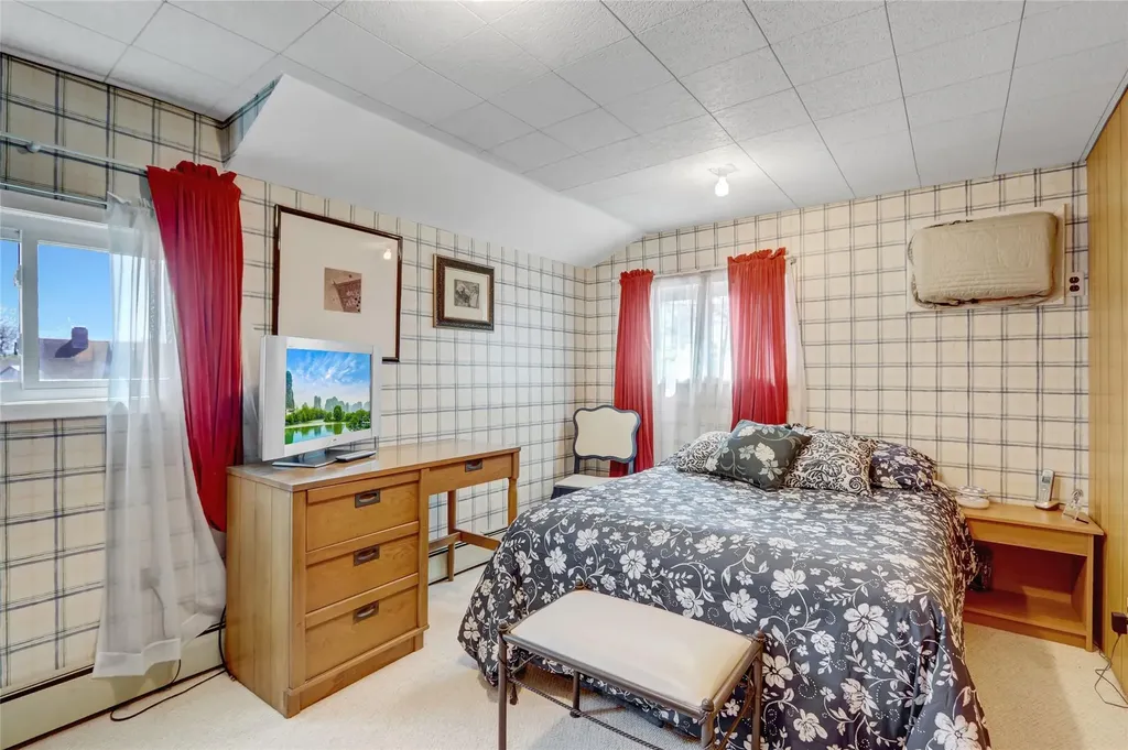 47 Elves Lane Levittown NY 11756