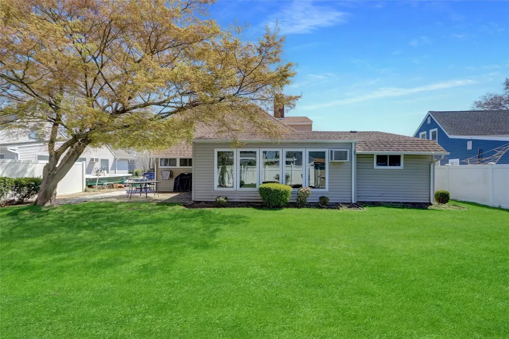 47 Elves Lane Levittown NY 11756
