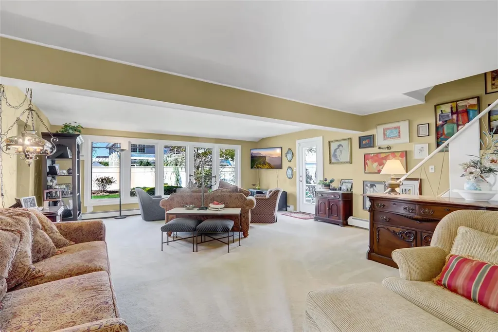 47 Elves Lane Levittown NY 11756