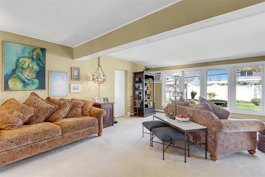 47 Elves Lane Levittown NY 11756