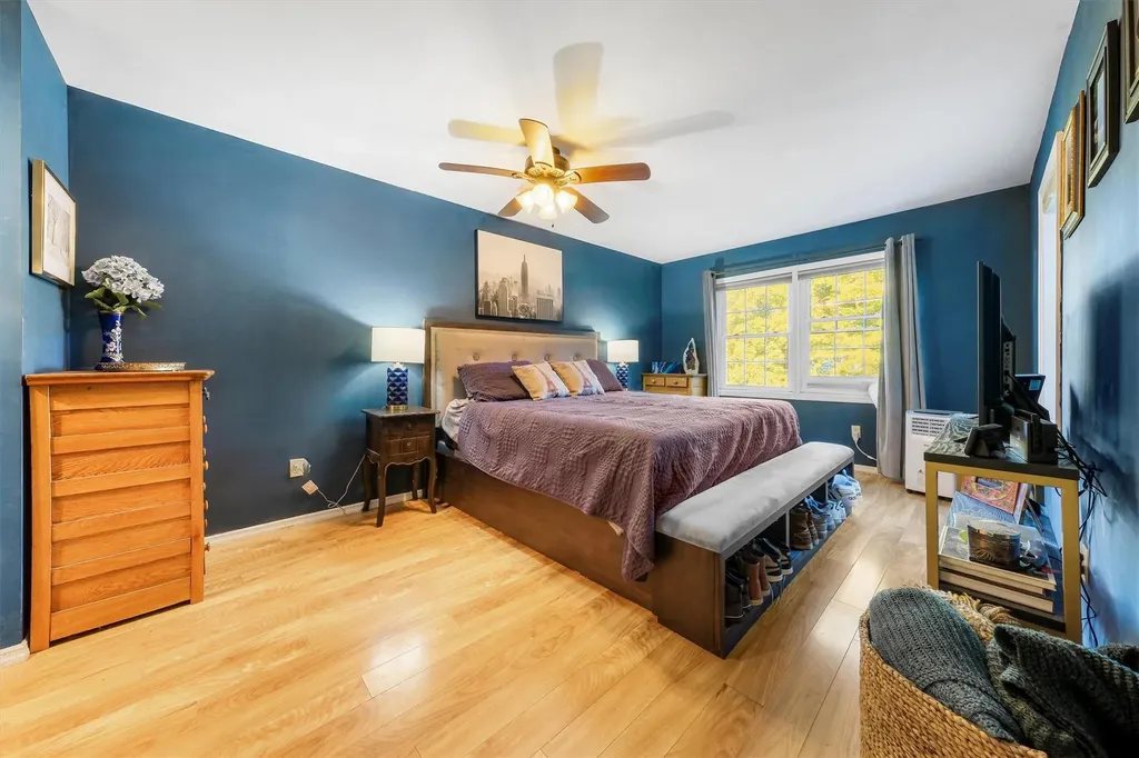 8 Windsor Court Poughkeepsie NY 12601