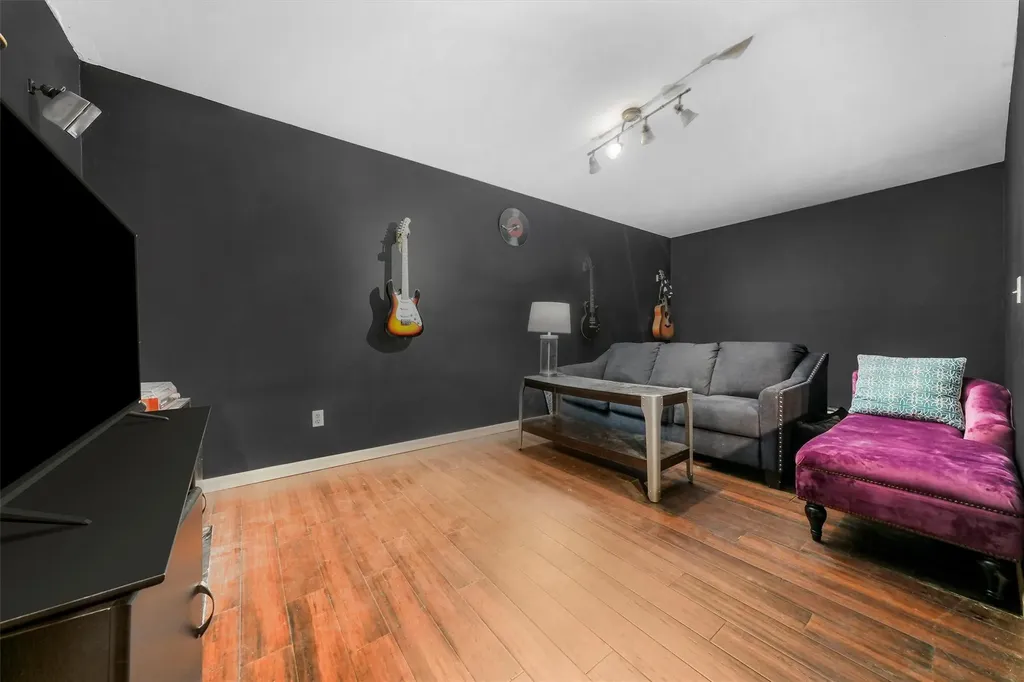 8 Windsor Court Poughkeepsie NY 12601