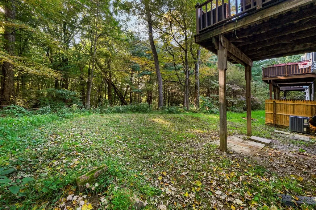 8 Windsor Court Poughkeepsie NY 12601