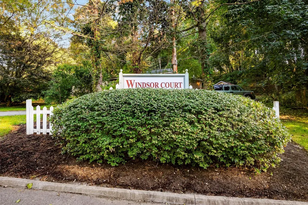 8 Windsor Court Poughkeepsie NY 12601