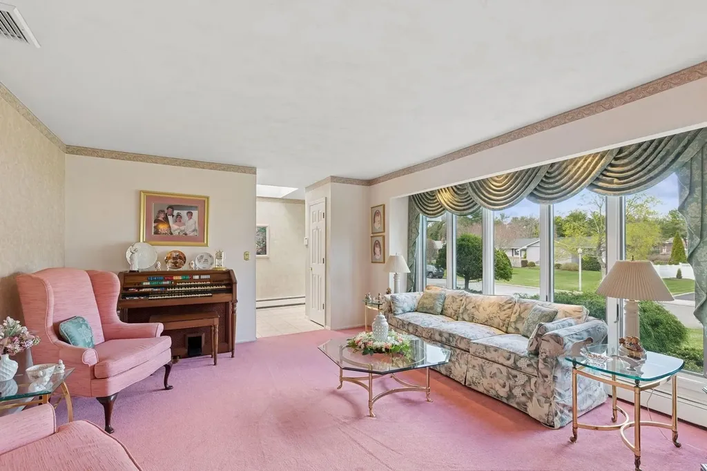 16 Prince Charming Road Nesconset NY 11767