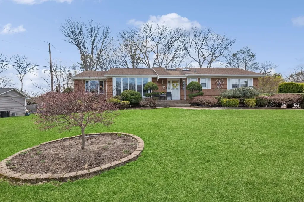 16 Prince Charming Road Nesconset NY 11767