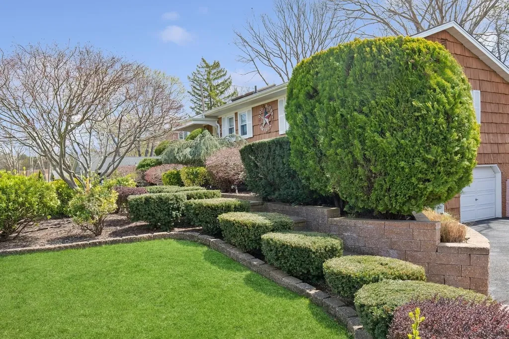 16 Prince Charming Road Nesconset NY 11767