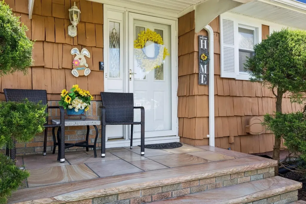 16 Prince Charming Road Nesconset NY 11767