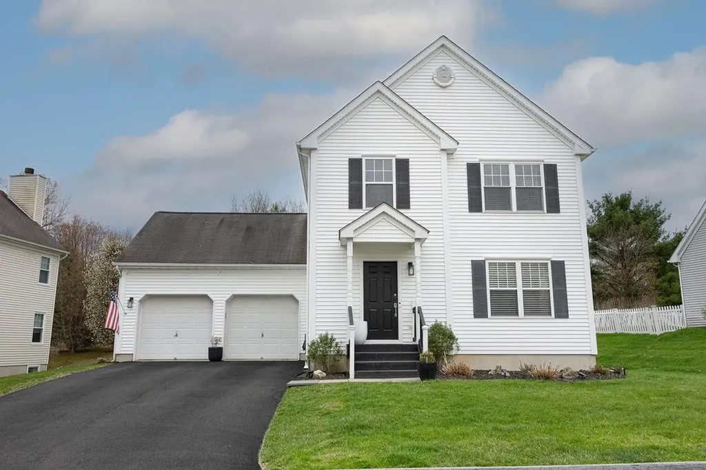 10 Mill Pond Lane Beekman NY 12570