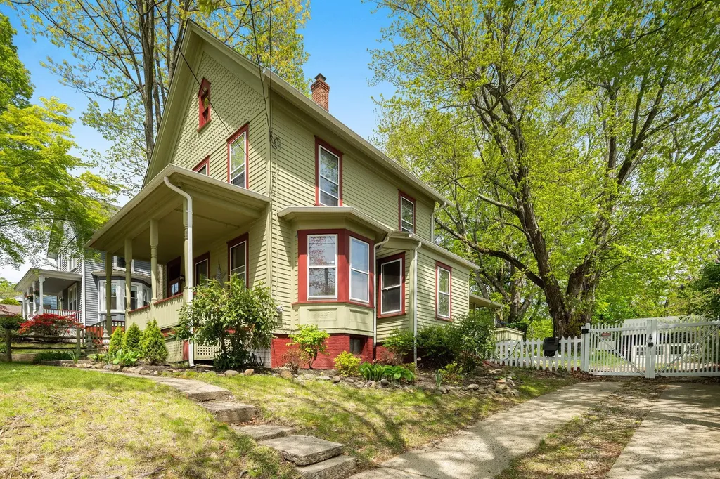 25 Brookville Avenue Ossining NY 10562
