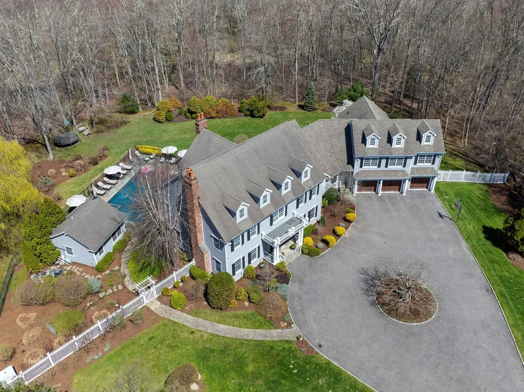 103 Stone Bridge Lane Bedford Hills NY 10507