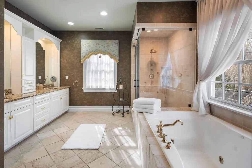 103 Stone Bridge Lane Bedford Hills NY 10507