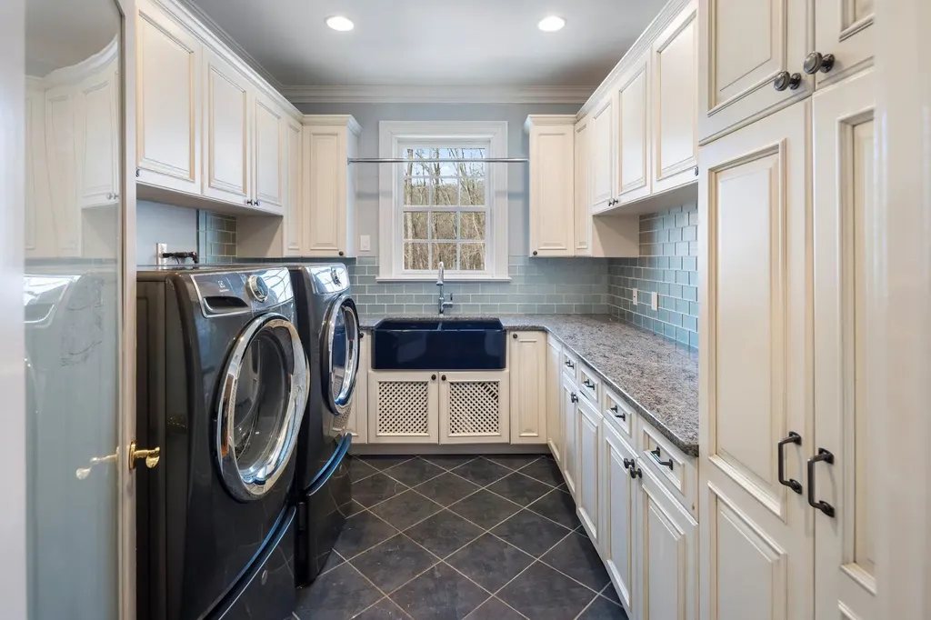 103 Stone Bridge Lane Bedford Hills NY 10507