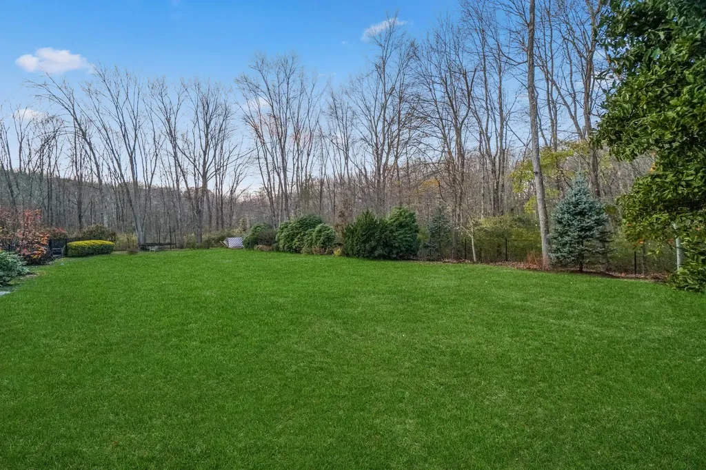 103 Stone Bridge Lane Bedford Hills NY 10507