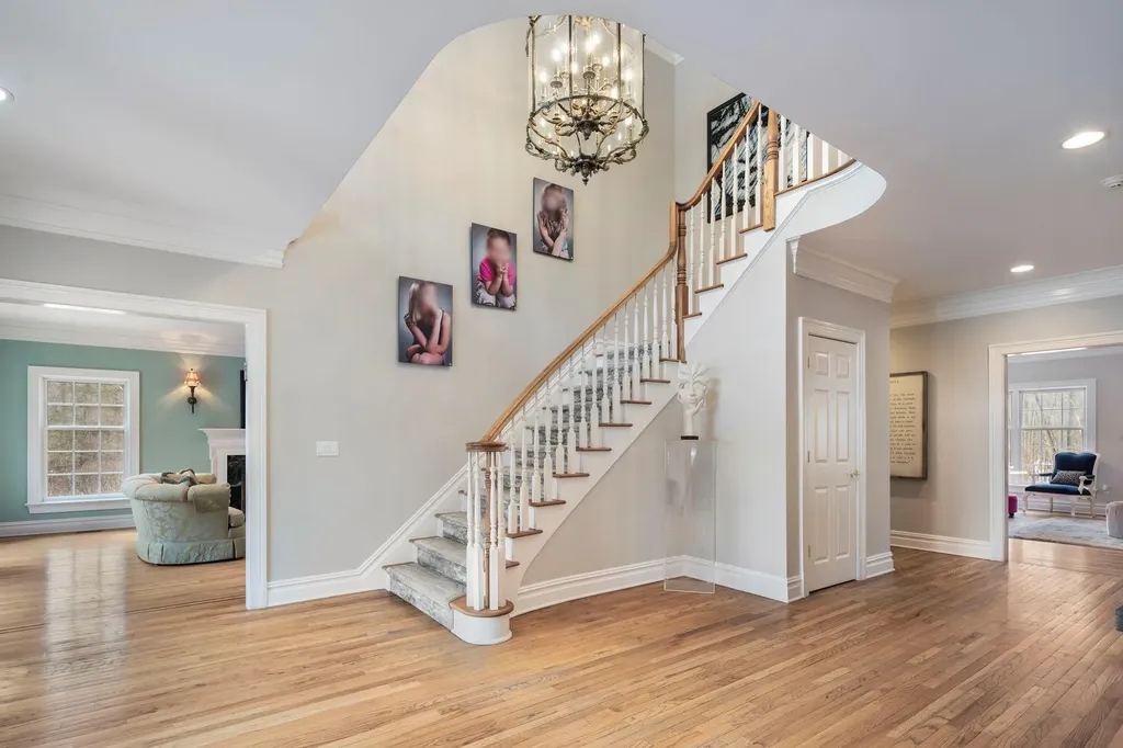 103 Stone Bridge Lane Bedford Hills NY 10507